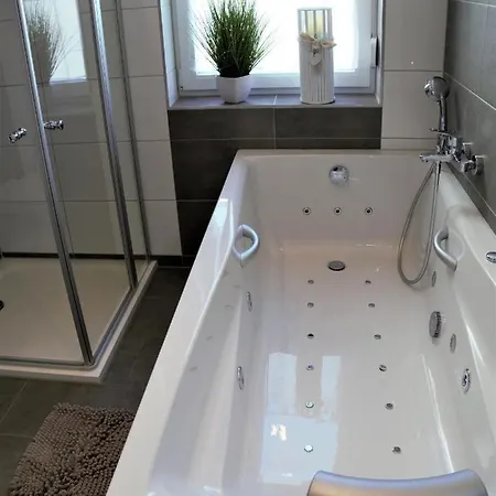 Sonnenschein Mit Whirlpoolbadewanne #innestadtnaehe#netflix Von Harztraveler Διαμέρισμα